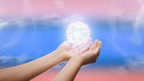 手のひらの上のエネルギーの球